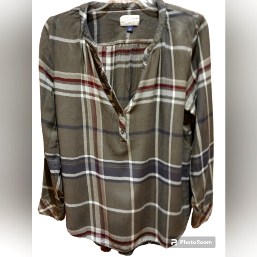 UniversalThread Vneck EUC S Blouse